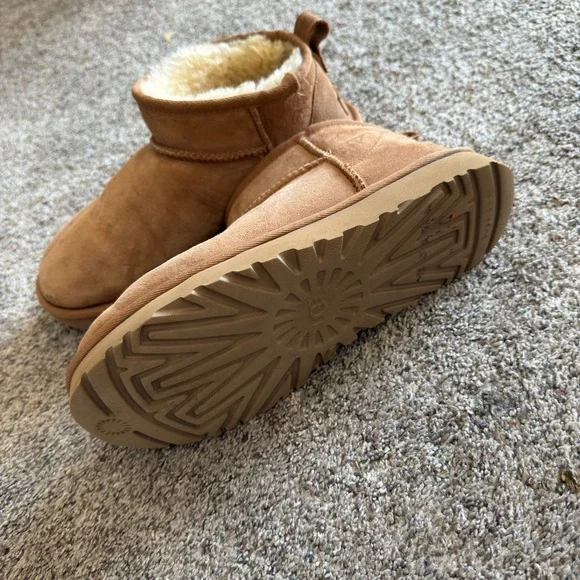 UGG classic ultra mini - Picture 2 of 4